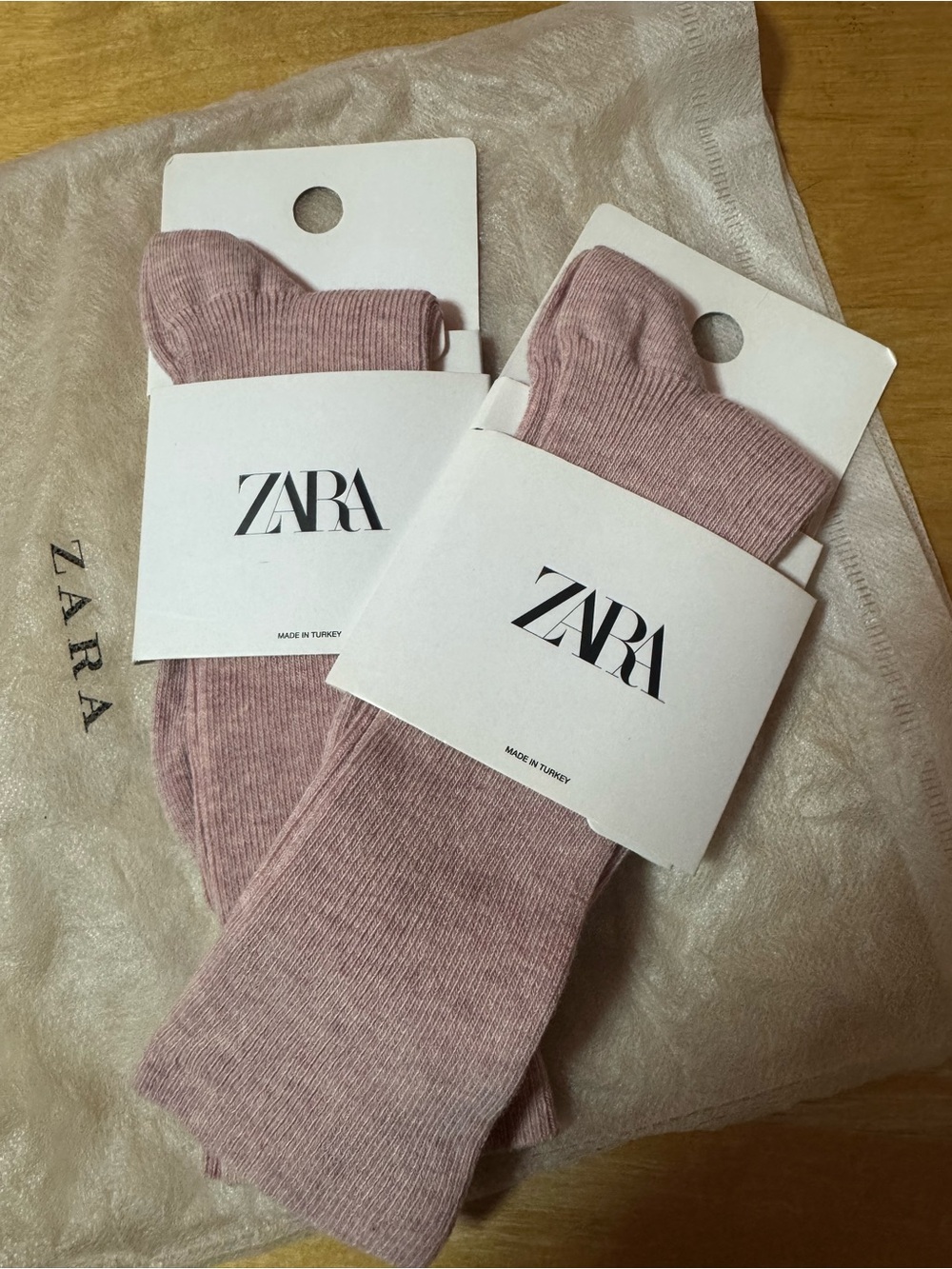 NWT 2 PAIRS - Zara Ribbed Knit Socks Bundle
(Dusty Pink / Mauve Color)
